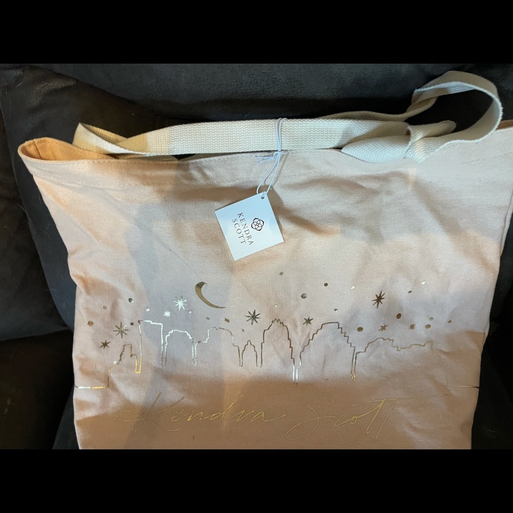 NWT Kendra Scott Skyline tote bag